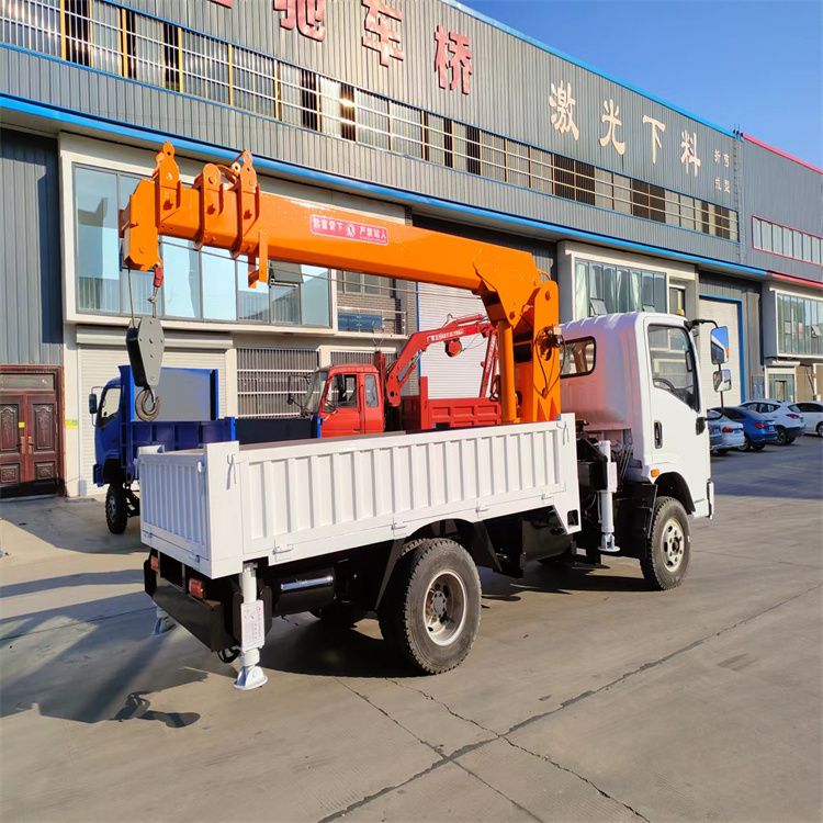 乌海市三轮随车吊定制 农用改装机自备吊中瑞长期出售