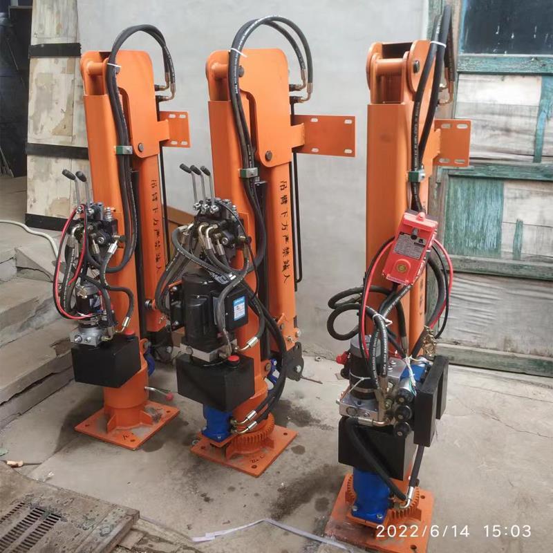 乌海市重汽蓝牌随车吊 3.2吨 国六动力强 液压驱动 农用自卸起重机